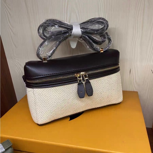 Loro Piana Cream Fabric and Black Leather Cosmetic Case with Gold Hardware - Picture 2 of 6